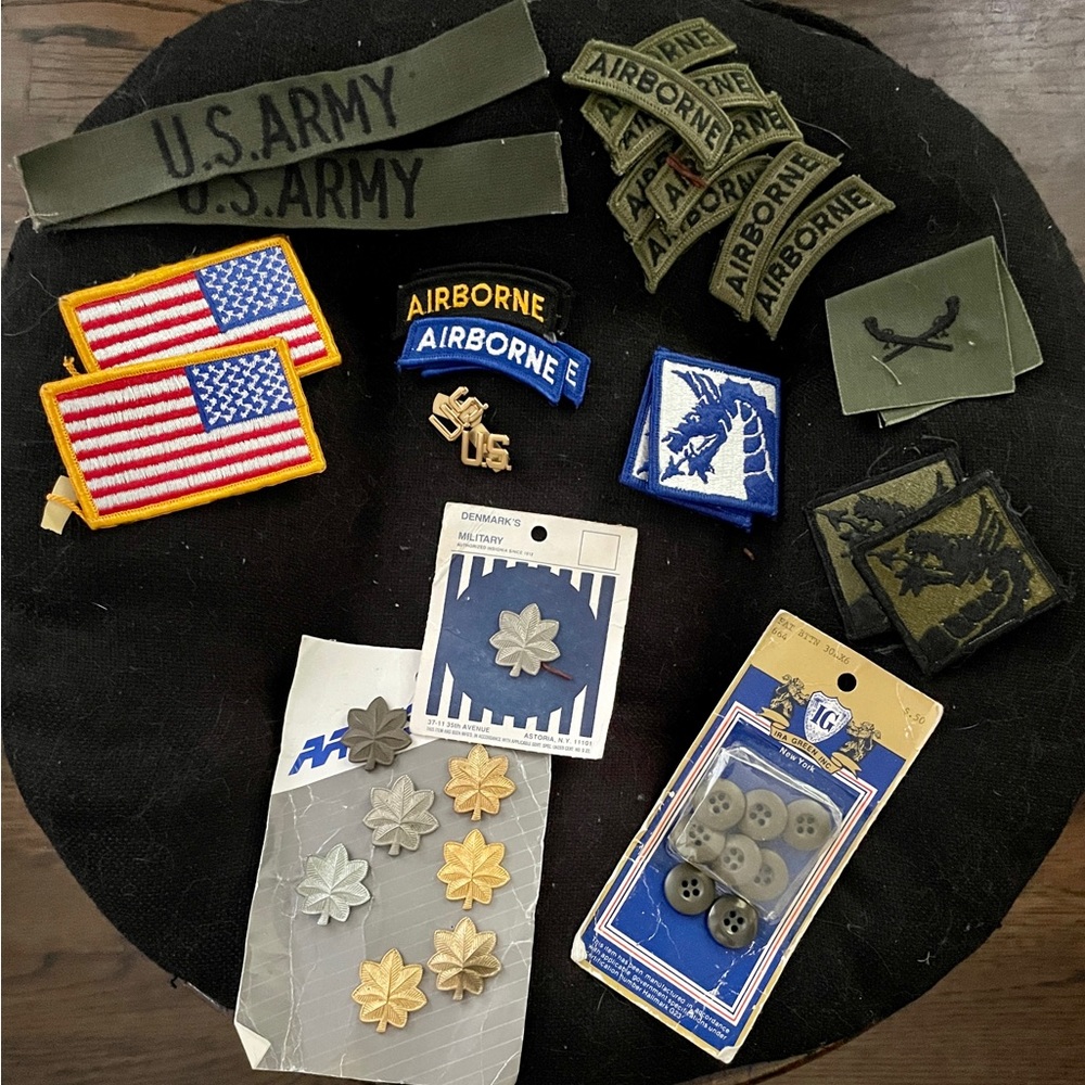 NEW Vintage US Military Flag Patches, Ranking Pins and Airborne Insignia Lot